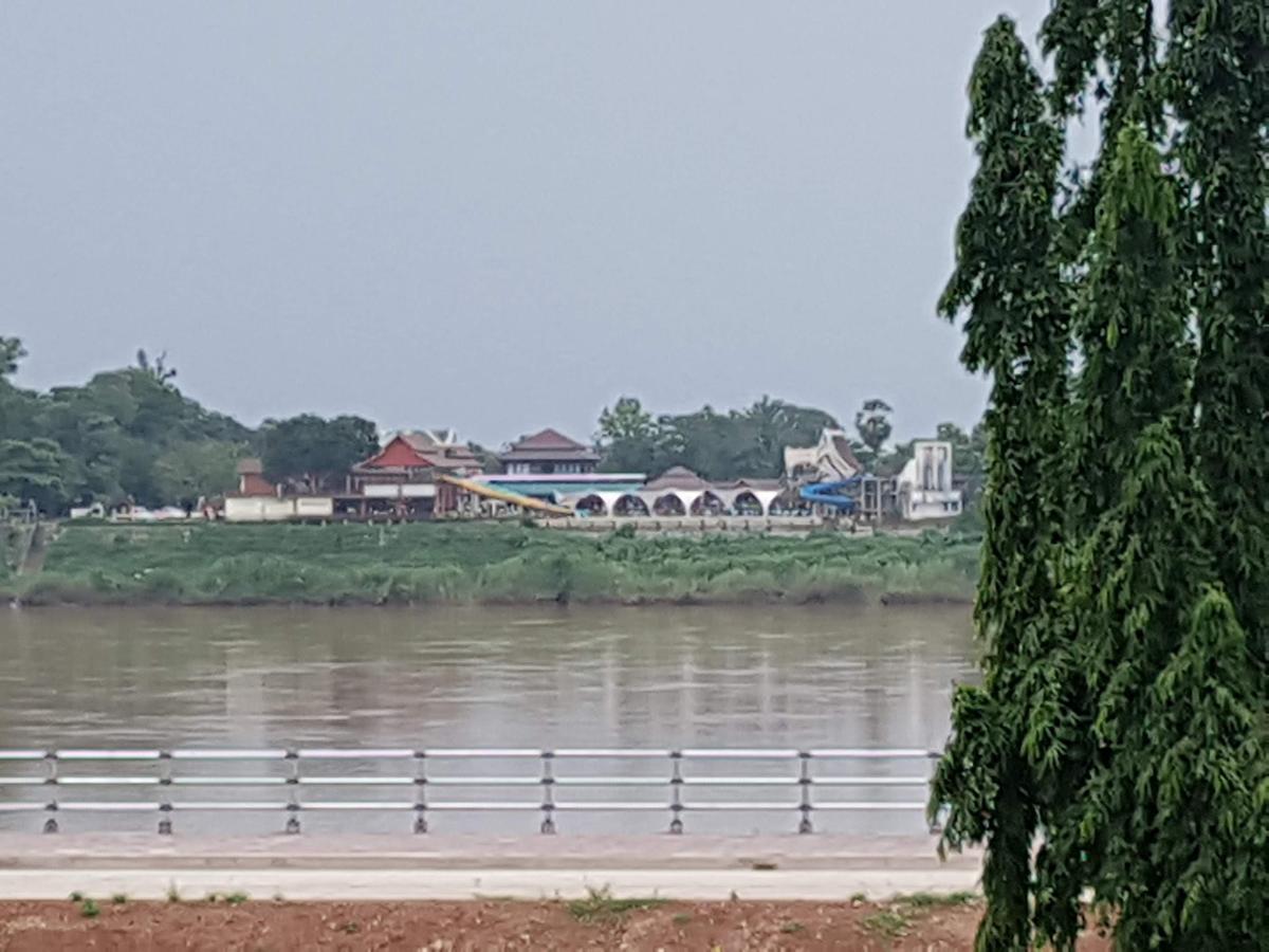 Royal Mekong Riverside Hotel Nong Khai Exterior photo